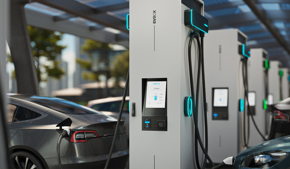 &iquest;Qu&eacute; tipo de pantallas tienen los puntos de recarga para coches el&eacute;ctricos?