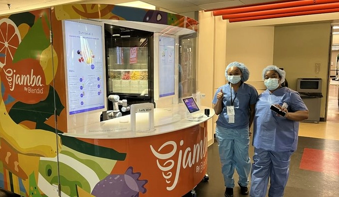 Un hospital de Atlanta prueba el quiosco rob&oacute;tico de batidos Jamba by Blendid.