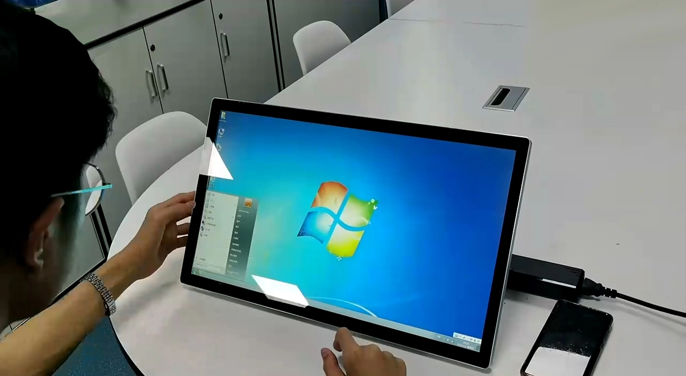 Monitor t&aacute;ctil de marco cerrado (3A)