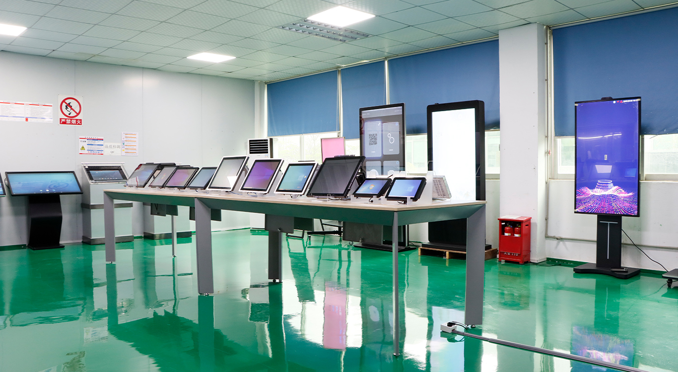 Sala de exposici&oacute;n de monitores t&aacute;ctiles